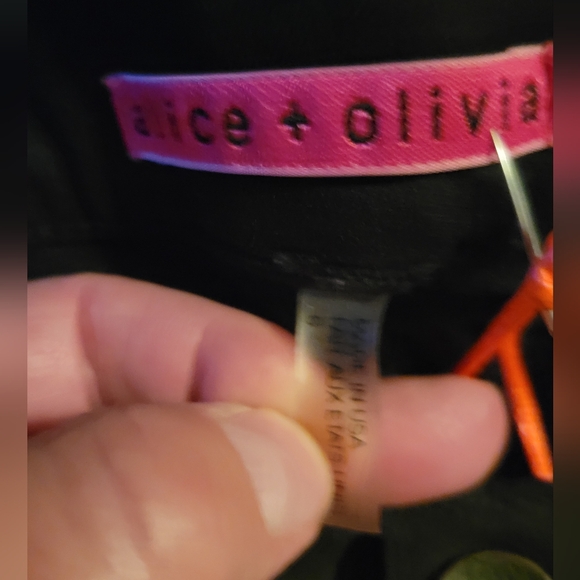 * * ALICE + OLIVIA black mid rise straight leg jeans 👖 - Picture 5 of 6